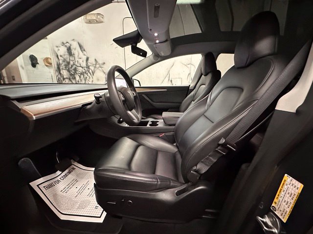 Used 2023 Tesla Model Y Long Range AWD/4WD image 23