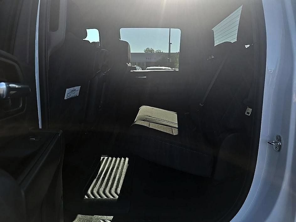 Used 2022 Chevrolet Silverado 2500 Custom w/ Custom Value Package AWD/4WD image 28