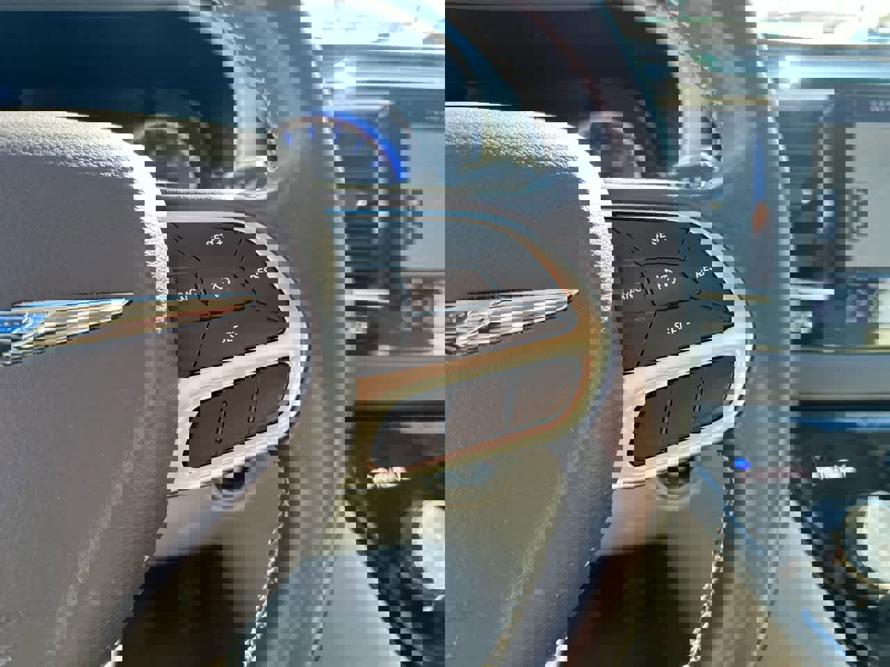 Used 2018 Chrysler Pacifica Touring-L image 30