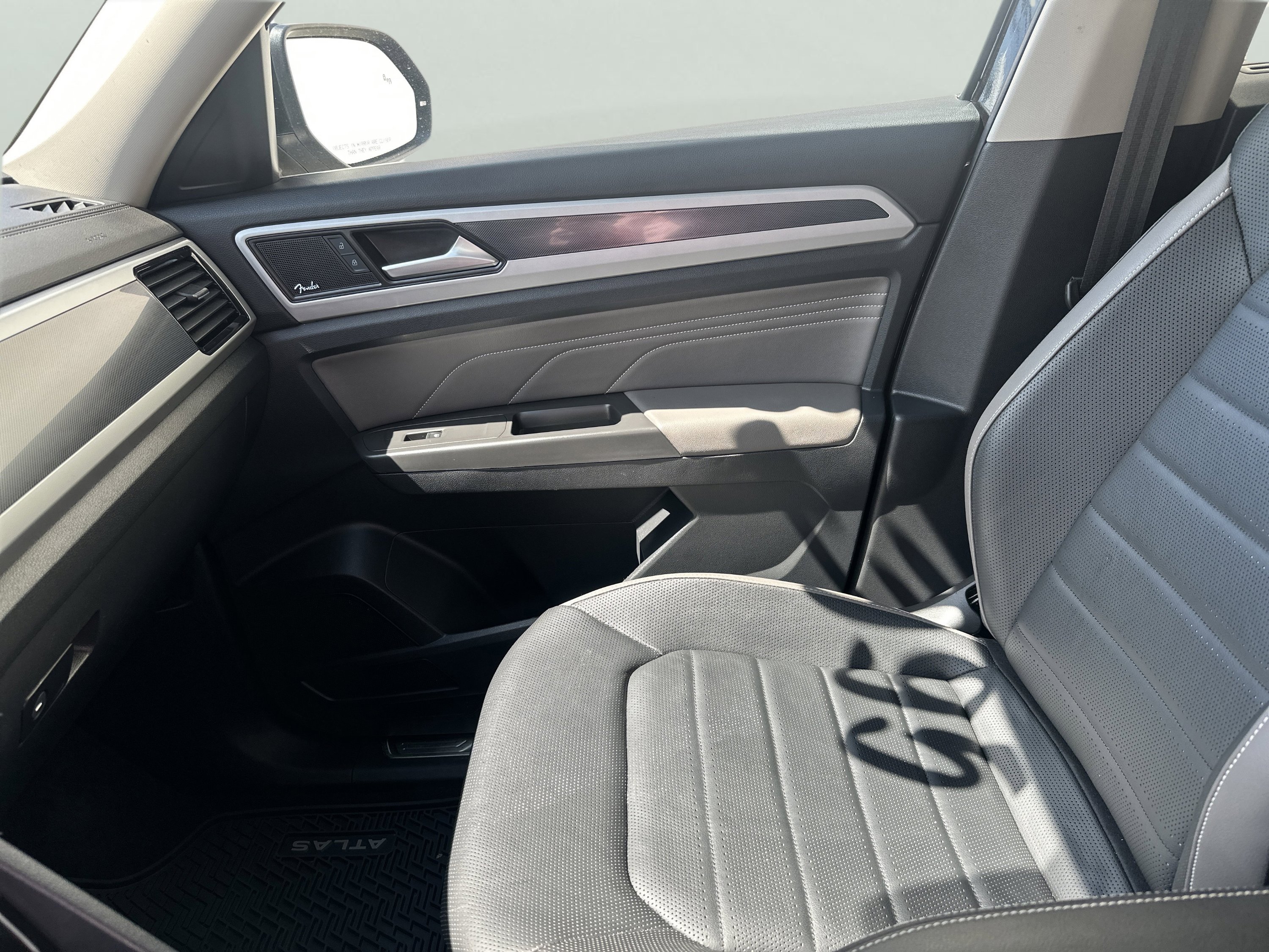 Used 2022 Volkswagen Atlas SEL Premium image 24