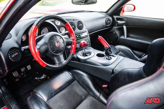 Used 2006 Dodge Viper SRT-10 RWD image 2