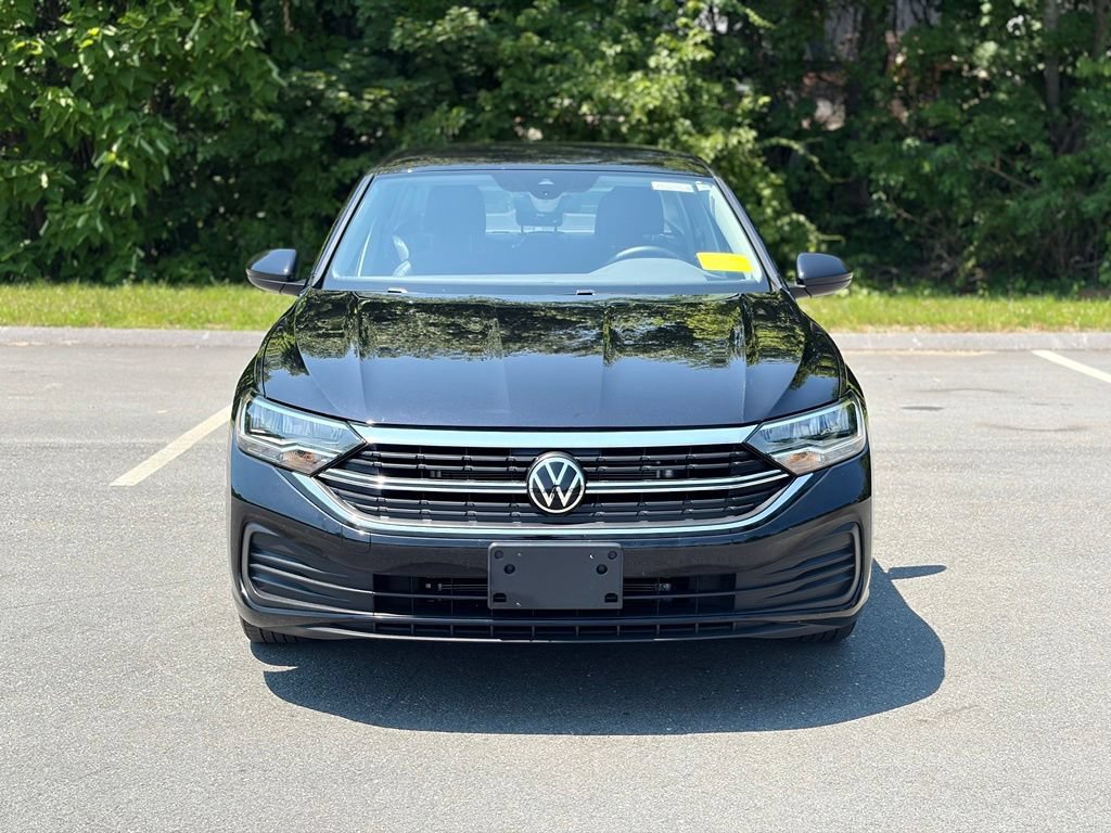 Used 2024 Volkswagen Jetta SE FWD image 9