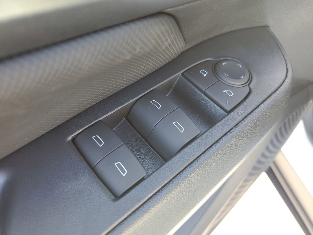 New 2026 Chevrolet Equinox EV LT image 19