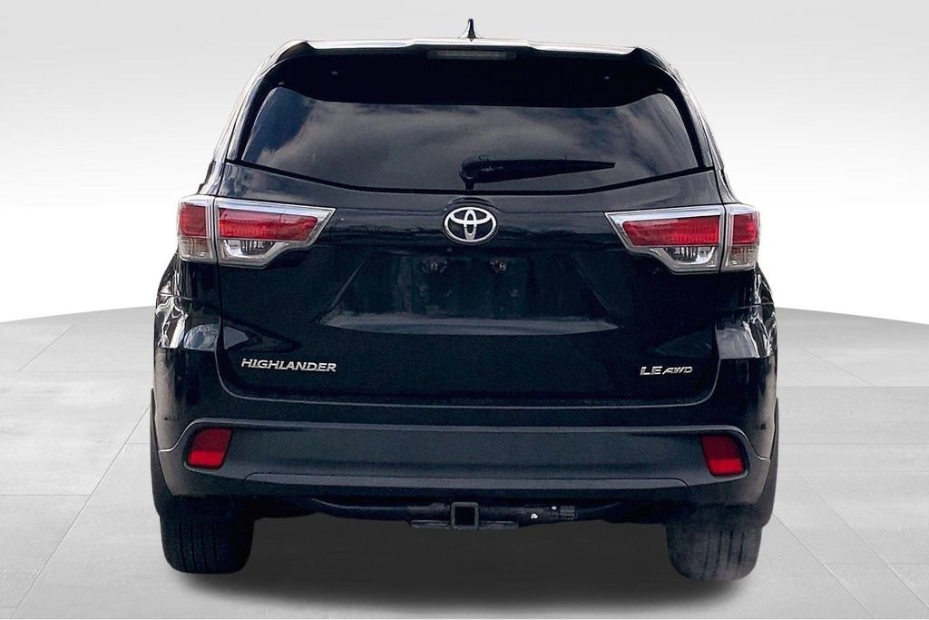 Used 2015 Toyota Highlander LE image 4