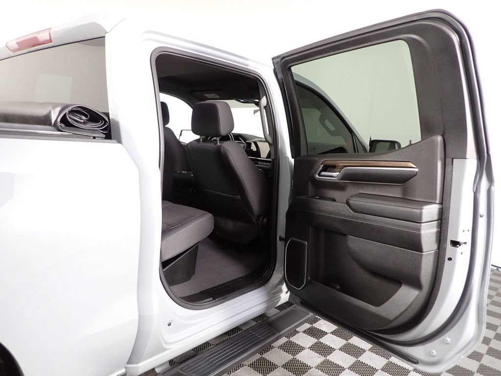 Used 2024 Chevrolet Silverado 1500 RST w/ Z71 Off-Road Package AWD/4WD image 32