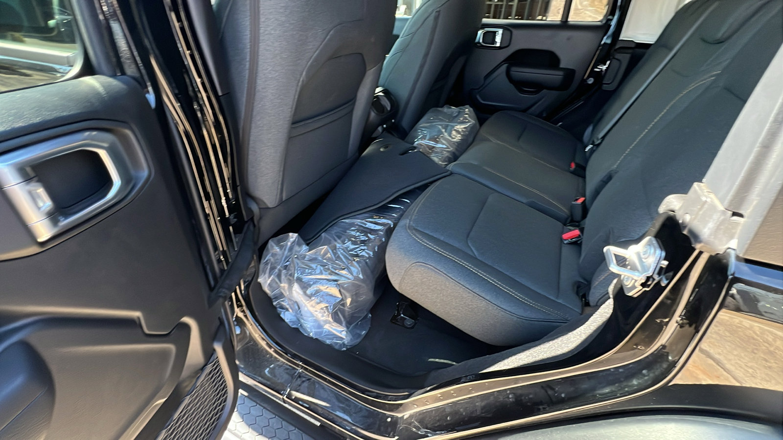 Certified 2025 Jeep Wrangler Sport S image 23