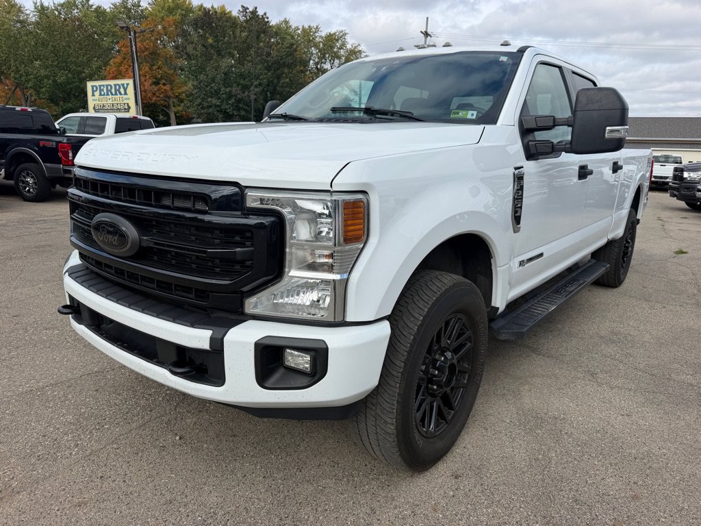 Used 2022 Ford F250 XLT w/ Black Appearance Package AWD/4WD image 4