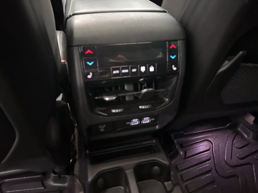 Used 2021 Jeep Grand Cherokee L Overland w/ Luxury Tech Group IV image 24