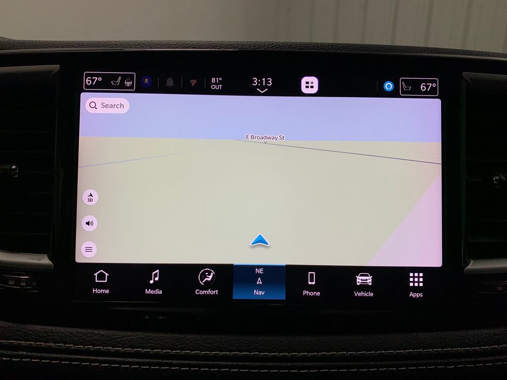Used 2023 Chrysler Pacifica Touring-L w/ Uconnect Theater Family Group AWD/4WD image 32