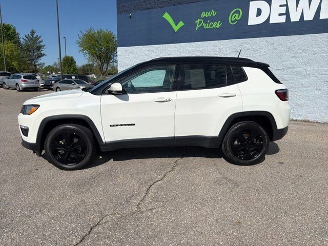 Used 2018 Jeep Compass Latitude AWD/4WD image 2