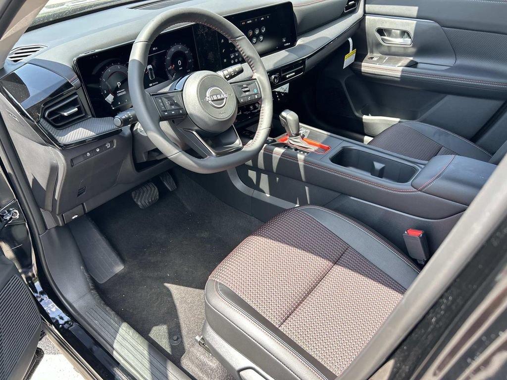 New 2026 Nissan Kicks SR w/ SR Premium Package FWD image 14