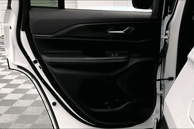 Used 2024 Jeep Grand Cherokee Laredo w/ Luxury Tech Group I image 22