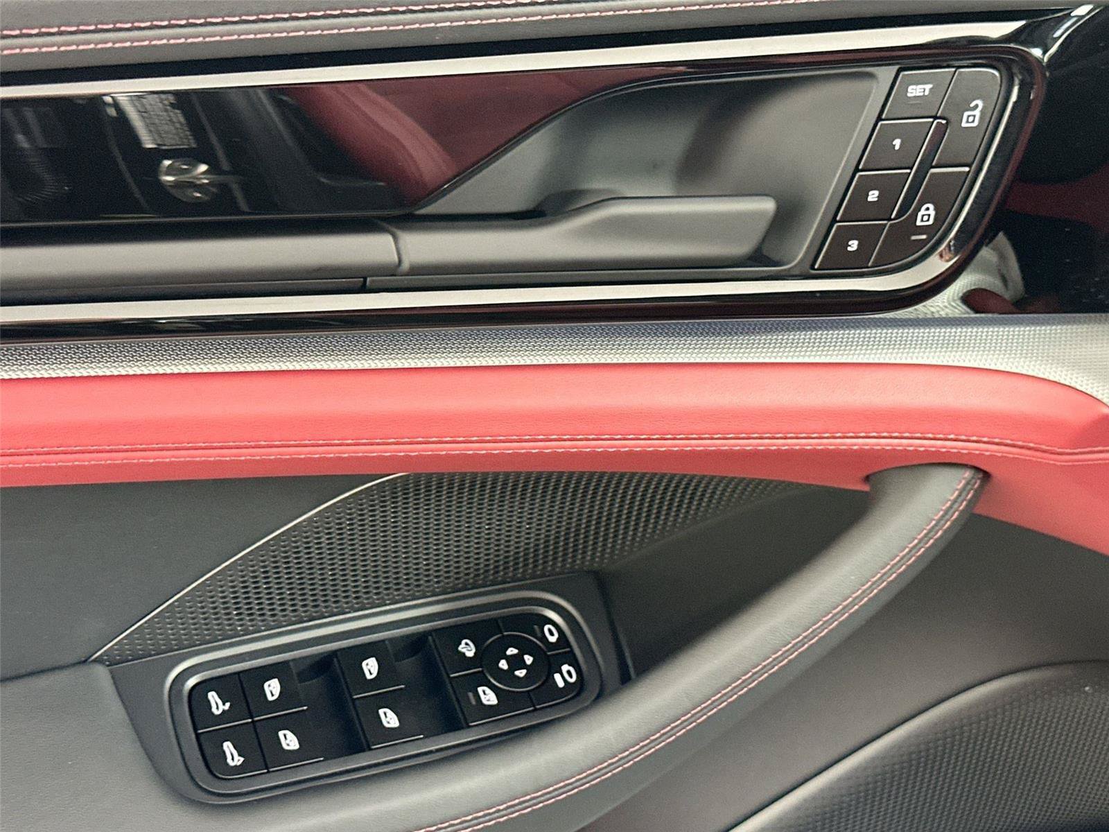 Certified 2026 Porsche Panamera 4 AWD/4WD image 31