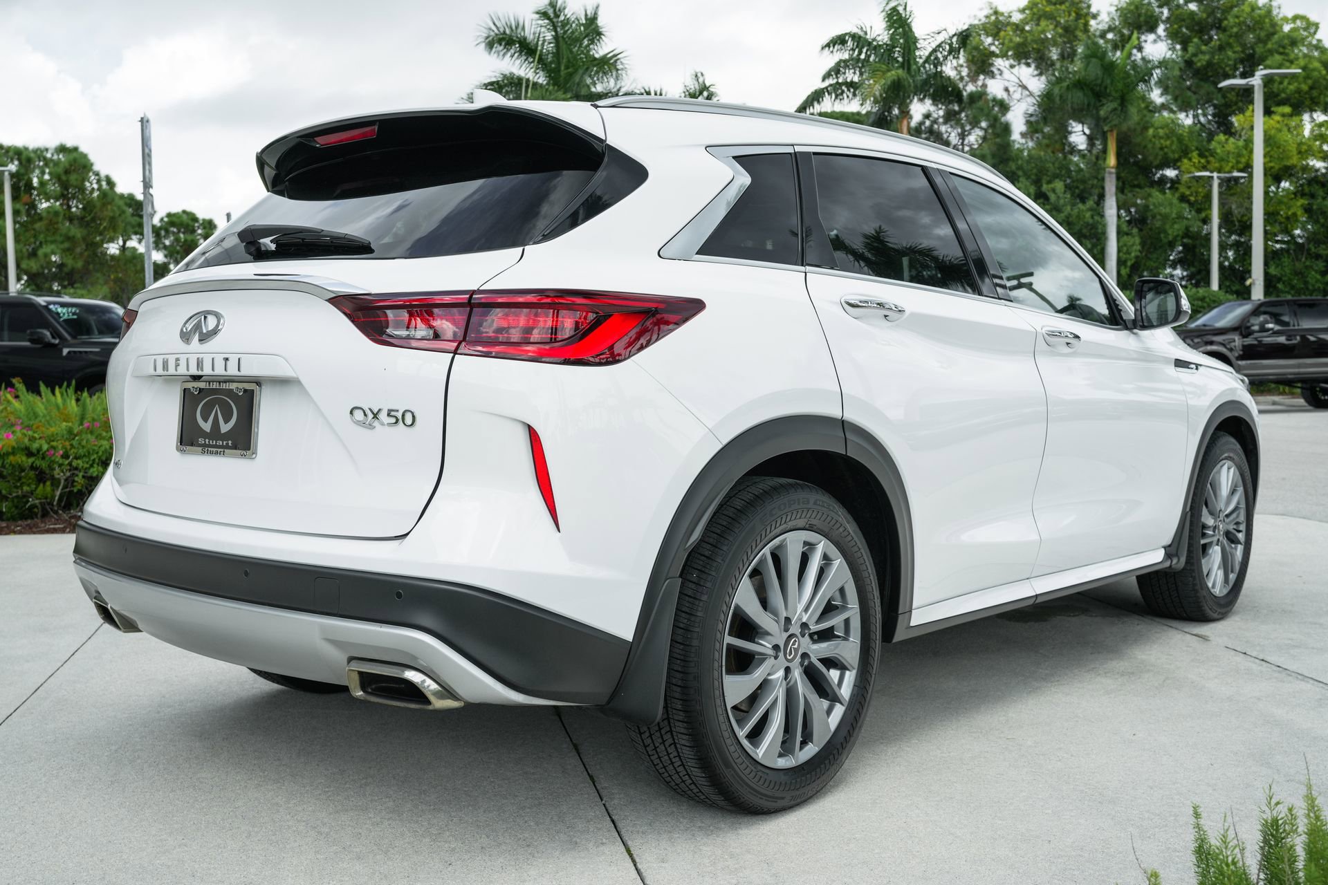 Used 2025 INFINITI QX50 Luxe image 8