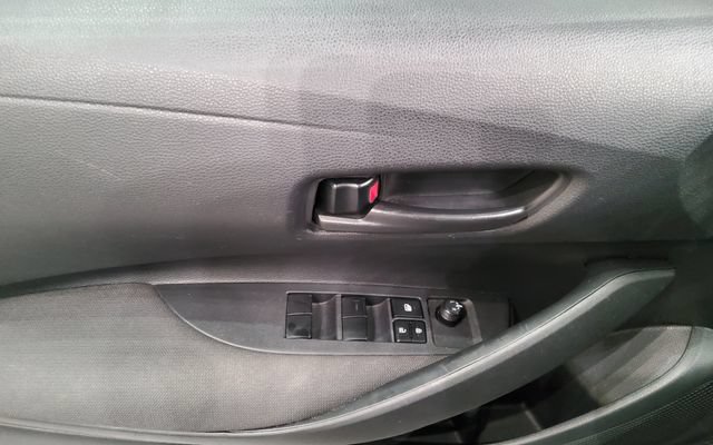 Used 2025 Toyota Corolla LE FWD image 25