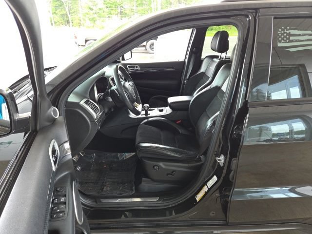Used 2014 Jeep Grand Cherokee SRT8 w/ Luxury Group II AWD/4WD image 23