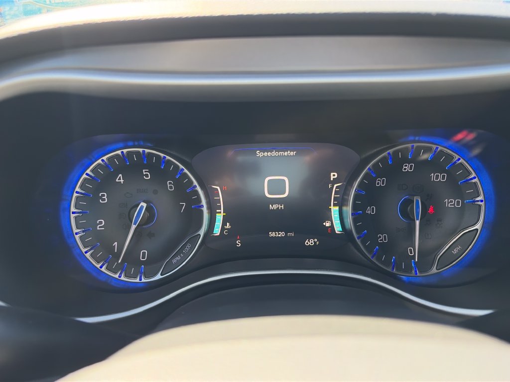 Used 2025 Chrysler Pacifica Select FWD image 21