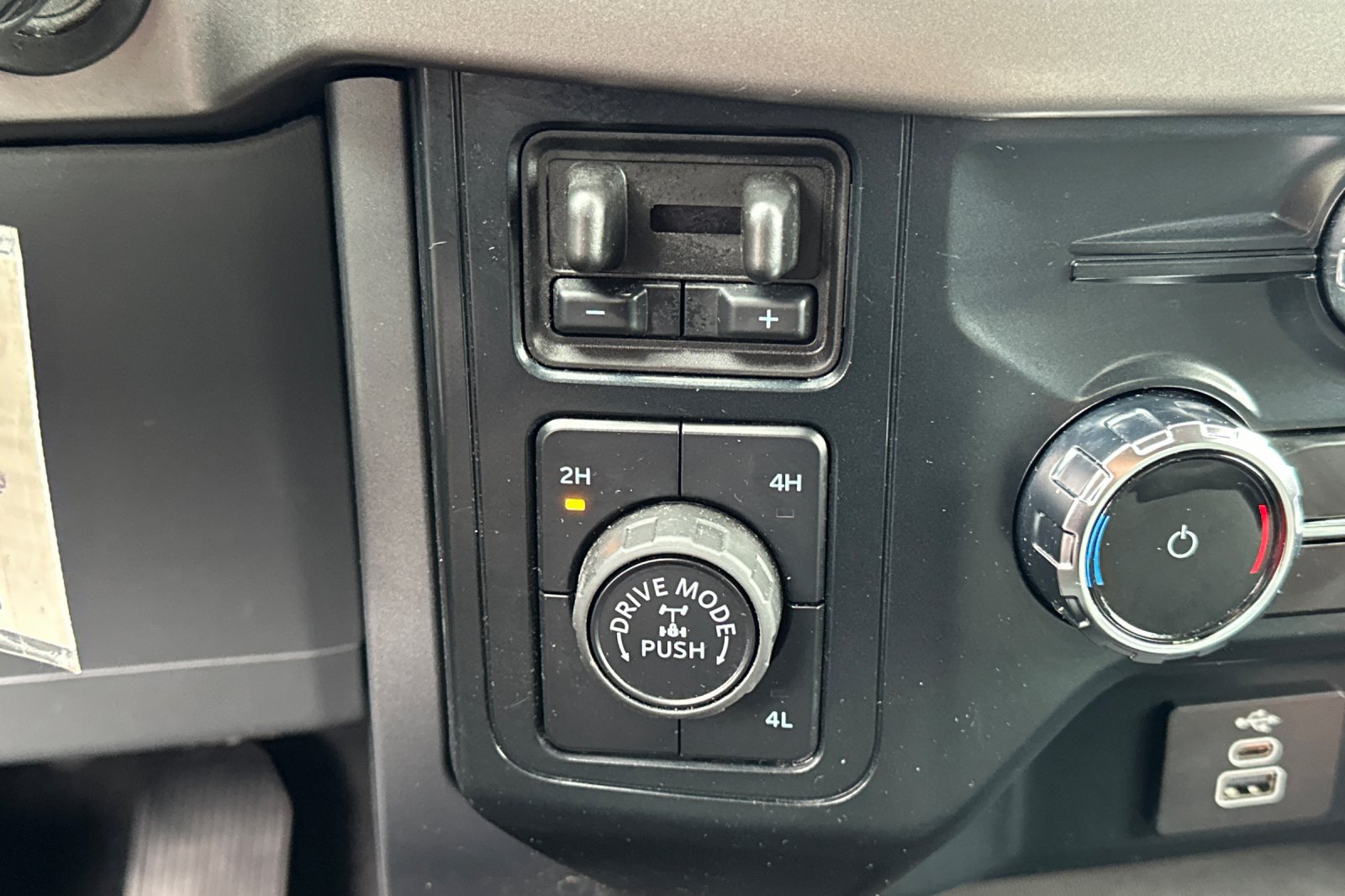 Used 2025 Ford F150 XLT w/ Equipment Group 301A Standard AWD/4WD image 27