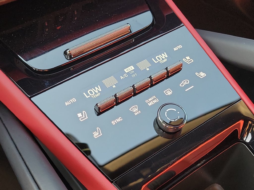 Certified 2026 Porsche Cayenne AWD/4WD image 30