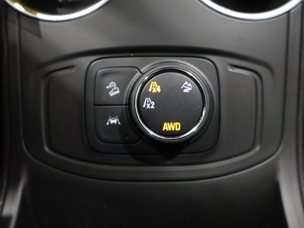 Used 2024 GMC Terrain SLE image 31