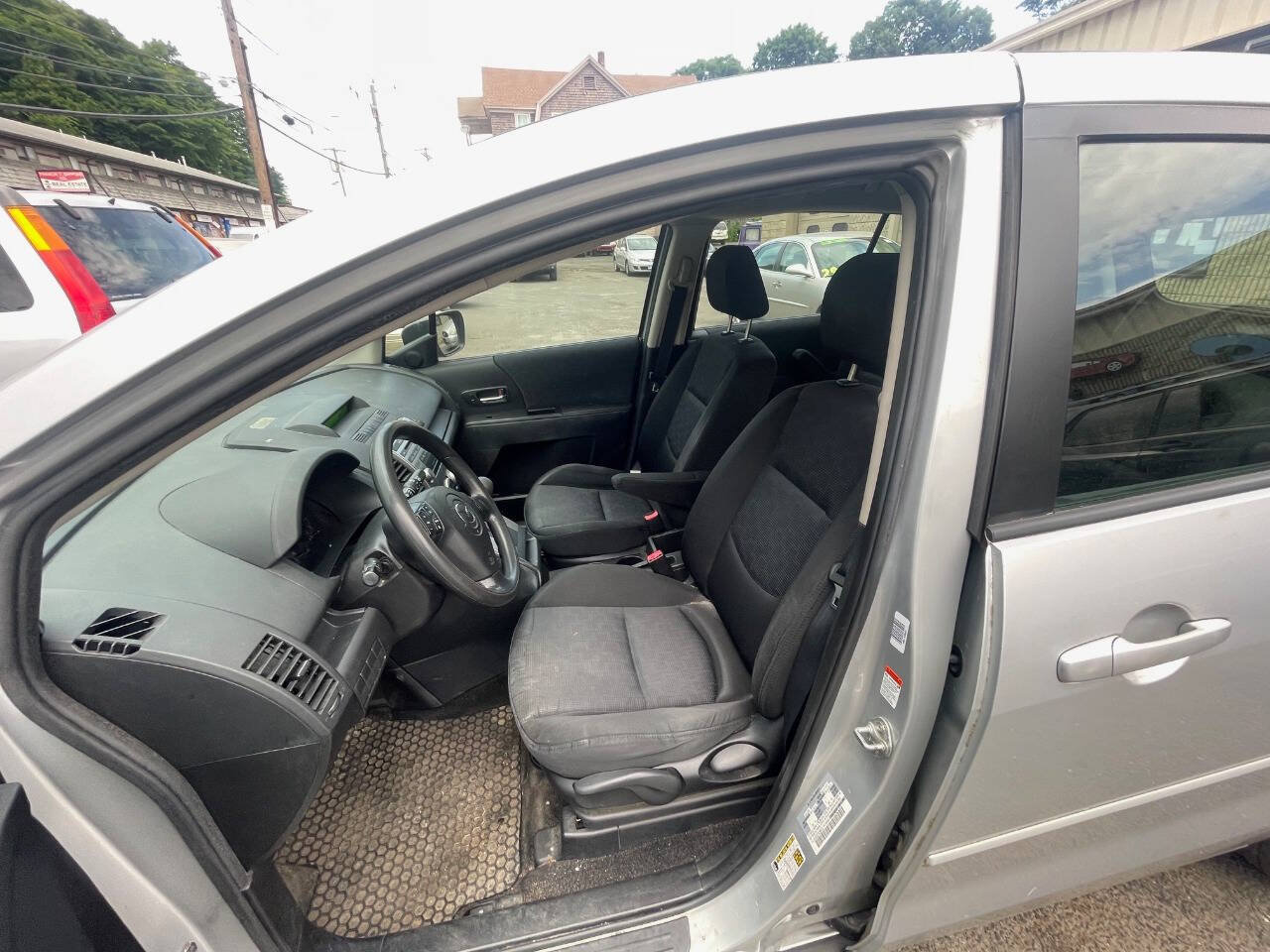 Used 2009 MAZDA MAZDA5 Sport FWD image 11