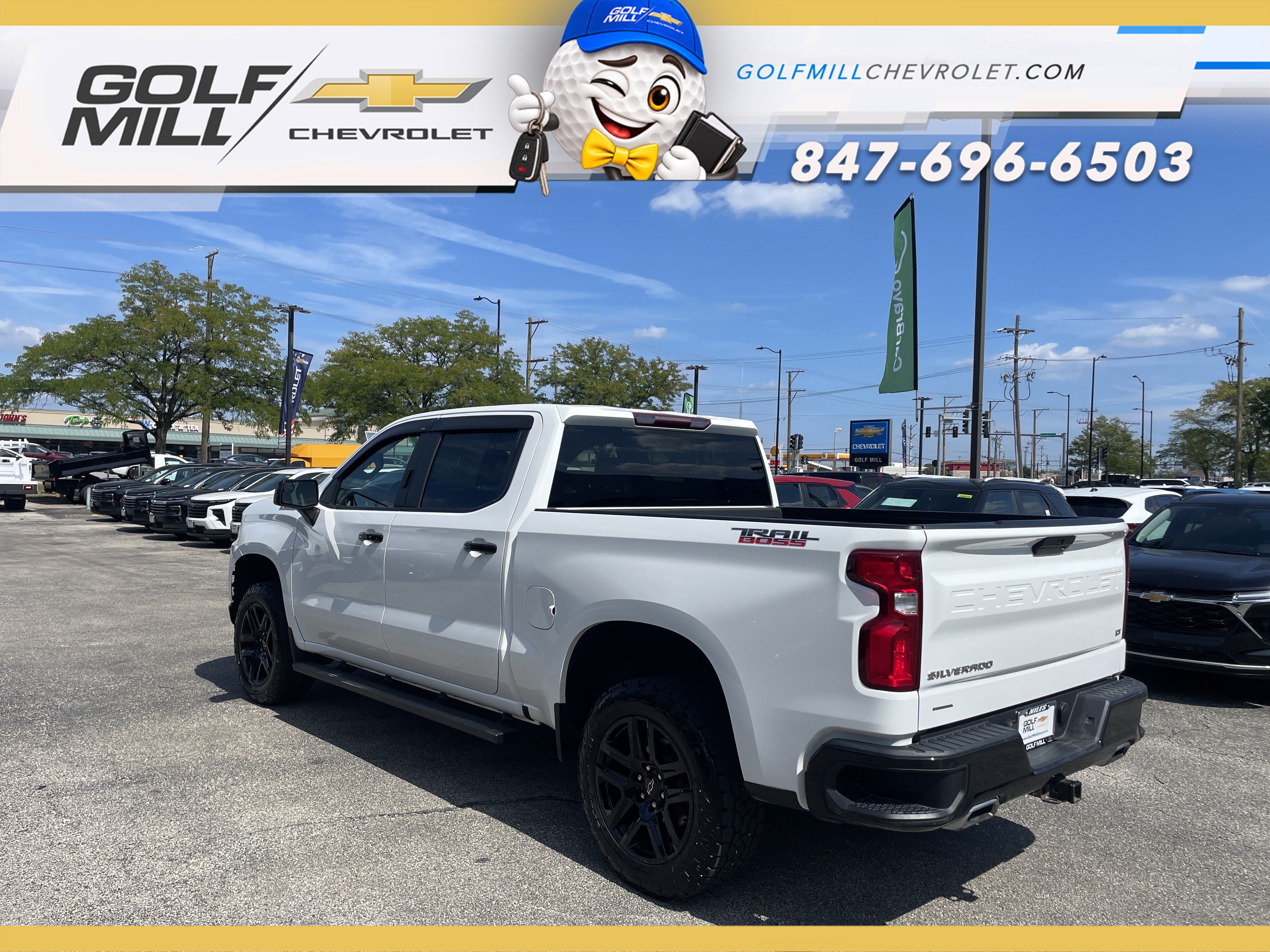 Used 2021 Chevrolet Silverado 1500 LT Trail Boss w/ Bed Protection Package AWD/4WD image 9