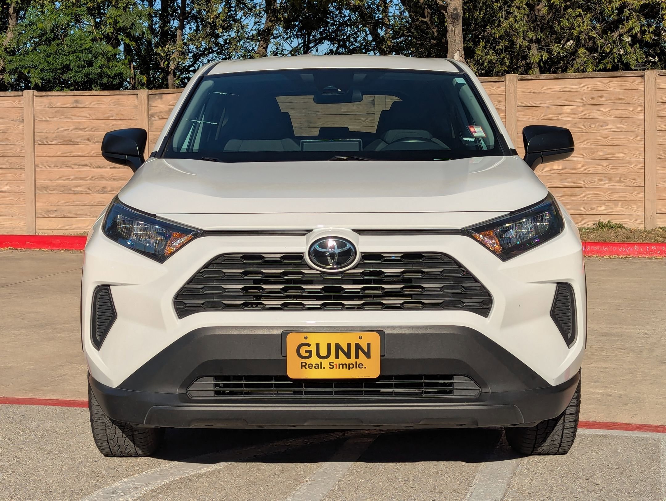 Used 2022 Toyota RAV4 LE image 9