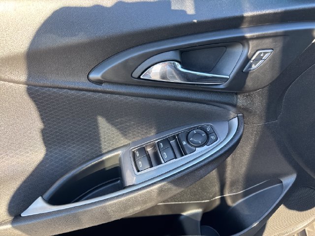 Used 2024 Chevrolet Malibu LT FWD image 11
