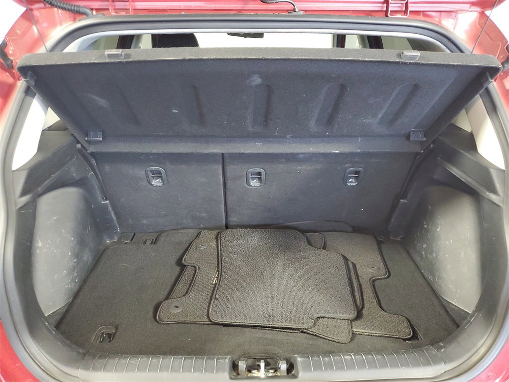 Used 2024 Hyundai Venue SEL image 25