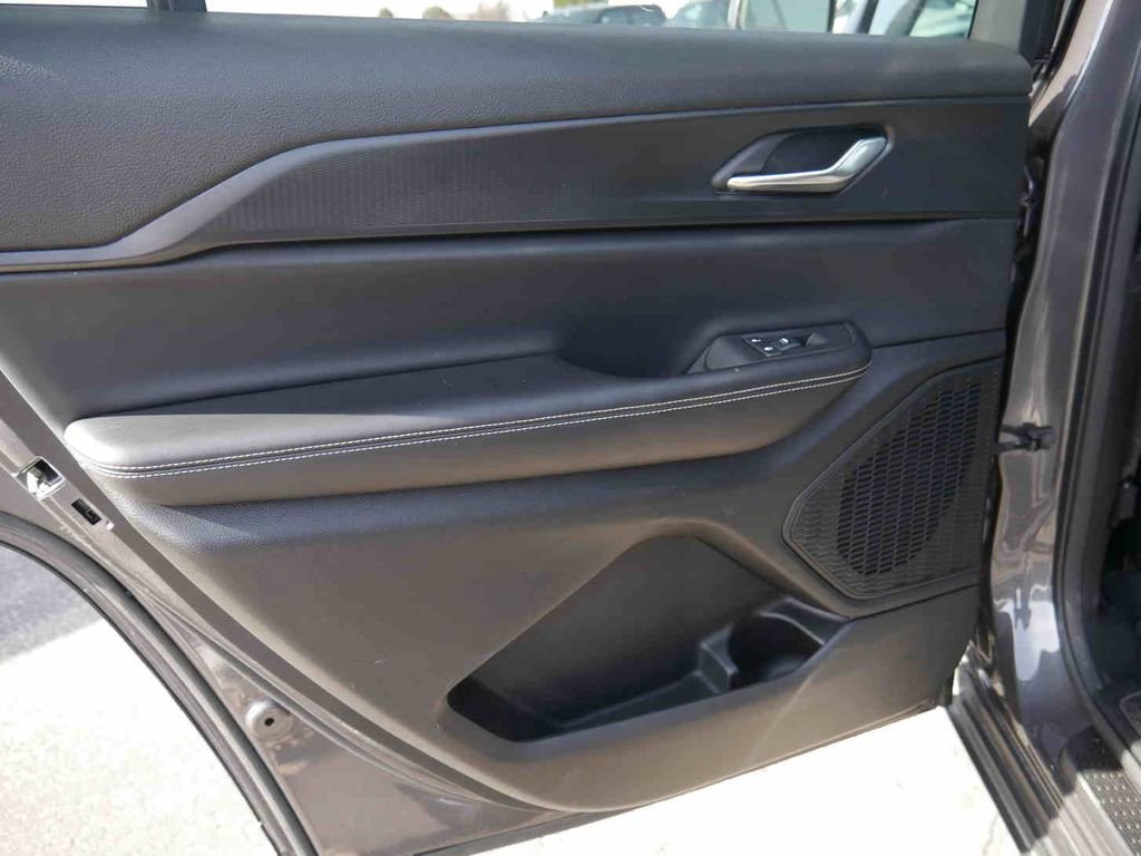 Certified 2024 Jeep Grand Cherokee L Laredo image 13