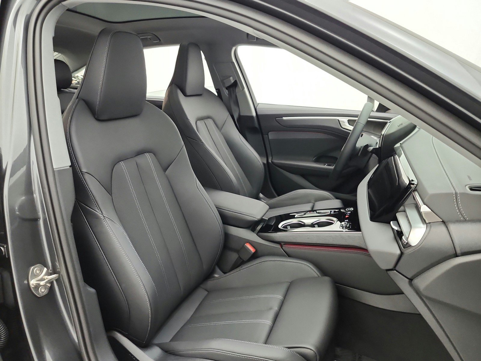 New 2026 Audi A6 Premium Plus AWD/4WD image 16