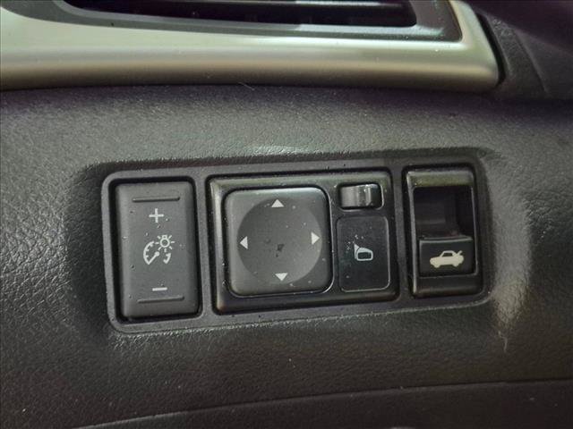 Used 2018 Nissan Sentra SV FWD image 12