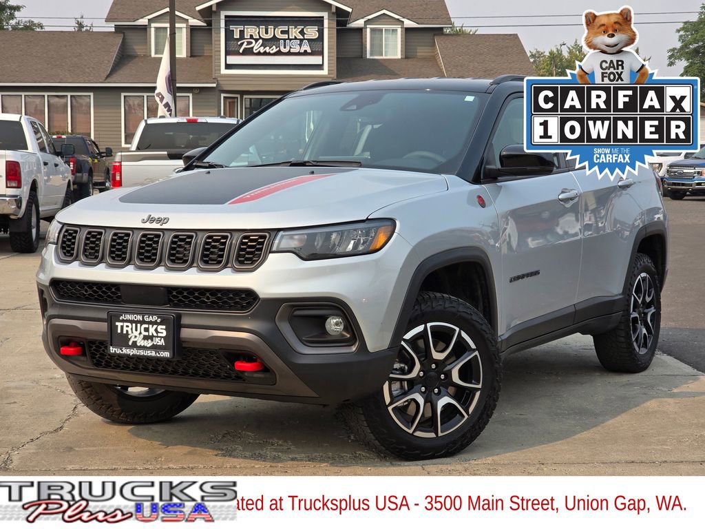 Used 2024 Jeep Compass Trailhawk image 1