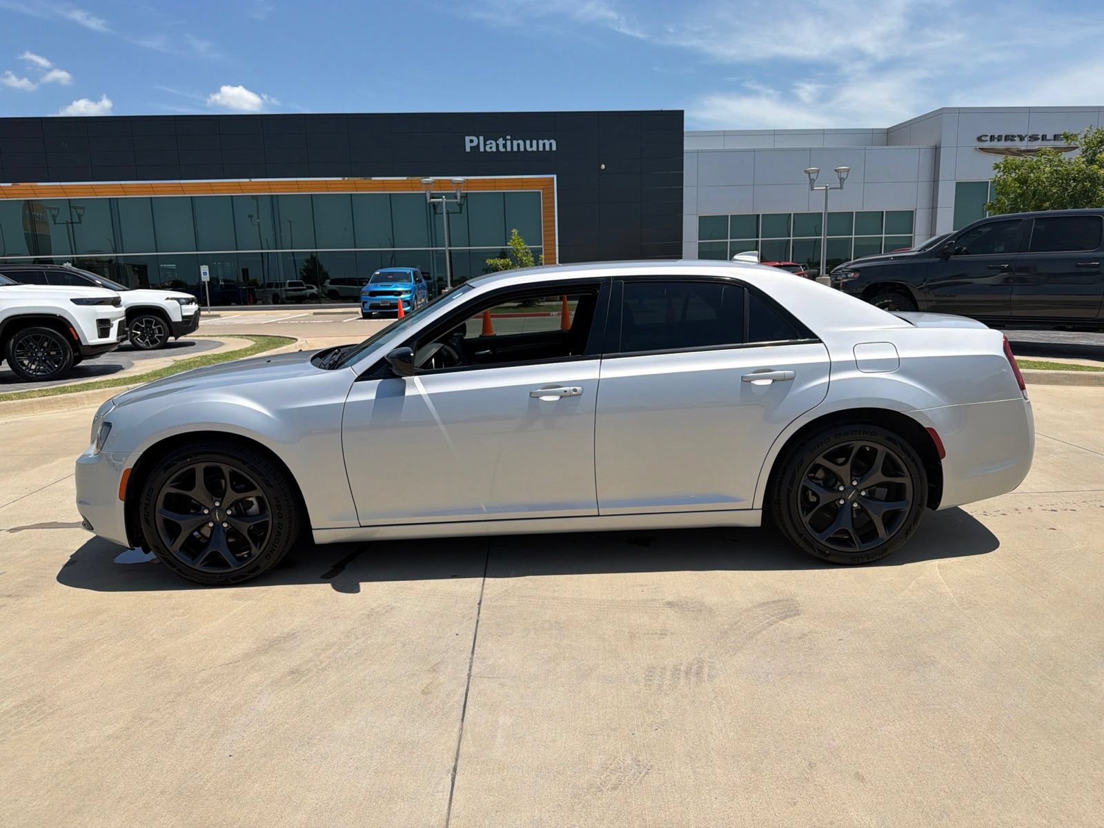 Used 2023 Chrysler 300 Touring w/ Sport Appearance Package RWD image 2