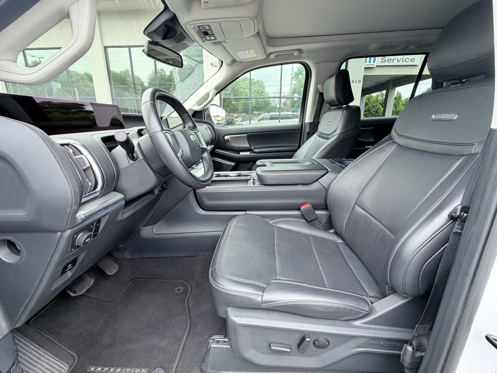 Used 2025 Ford Expedition Platinum AWD/4WD image 21