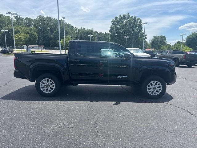 Used 2024 Toyota Tacoma SR5 AWD/4WD image 2