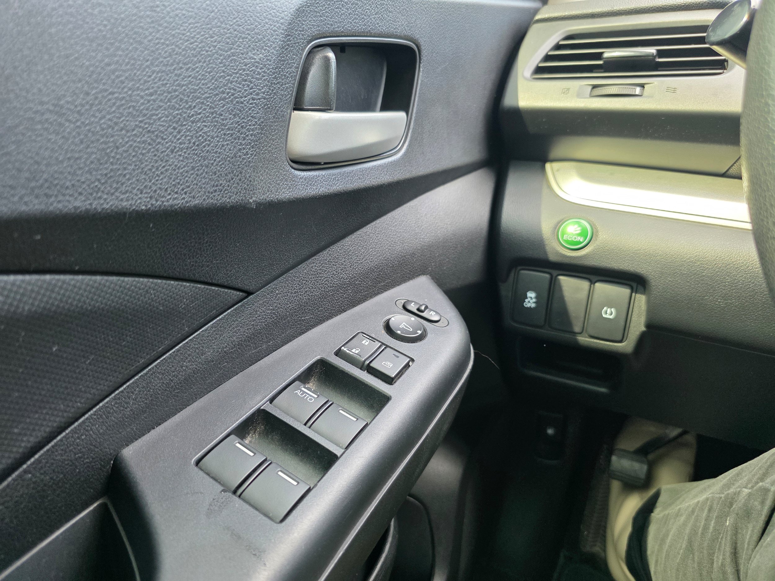 Used 2016 Honda CR-V LX image 18