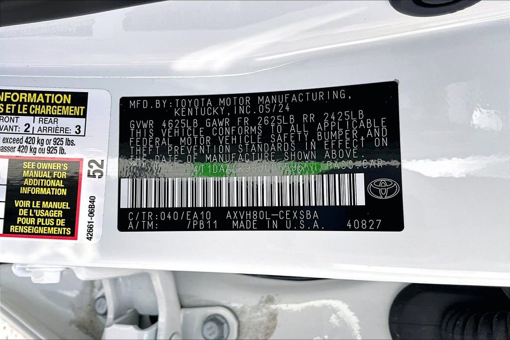 Used 2025 Toyota Camry SE w/ Convenience Package FWD image 19
