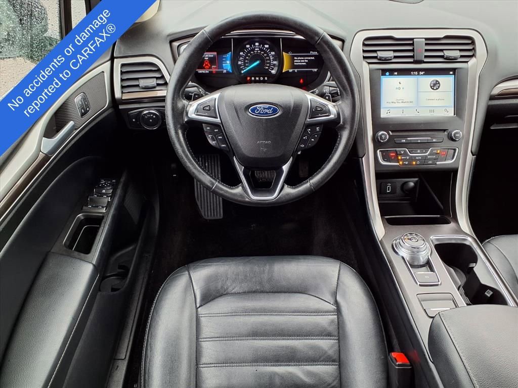 Used 2017 Ford Fusion SE w/ Fusion SE Technology Package image 13
