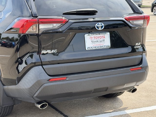 Certified 2023 Toyota RAV4 XLE Premium AWD/4WD image 6