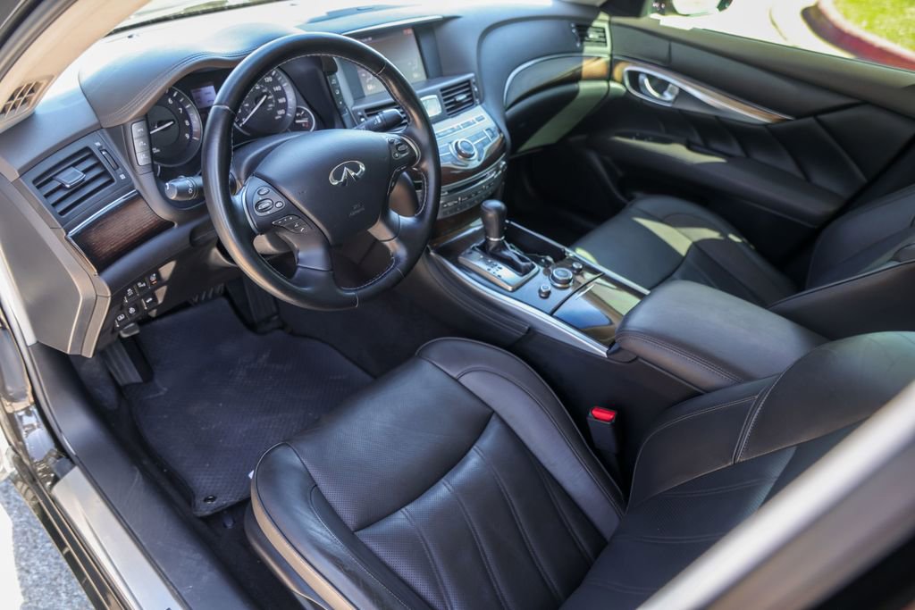 Used 2016 INFINITI Q70 L 3.7 w/ Deluxe Touring Package image 10