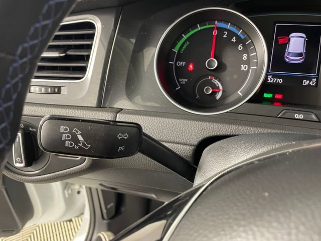 Used 2019 Volkswagen e-Golf SE w/ Driver Assistance Package image 13