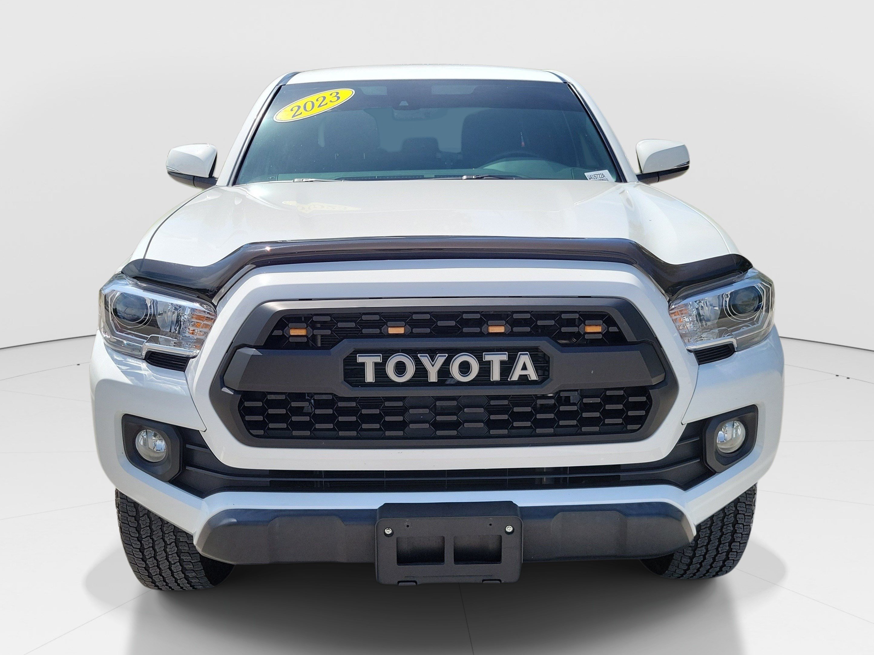 Used 2023 Toyota Tacoma TRD Off-Road w/ Technology Package AWD/4WD image 2