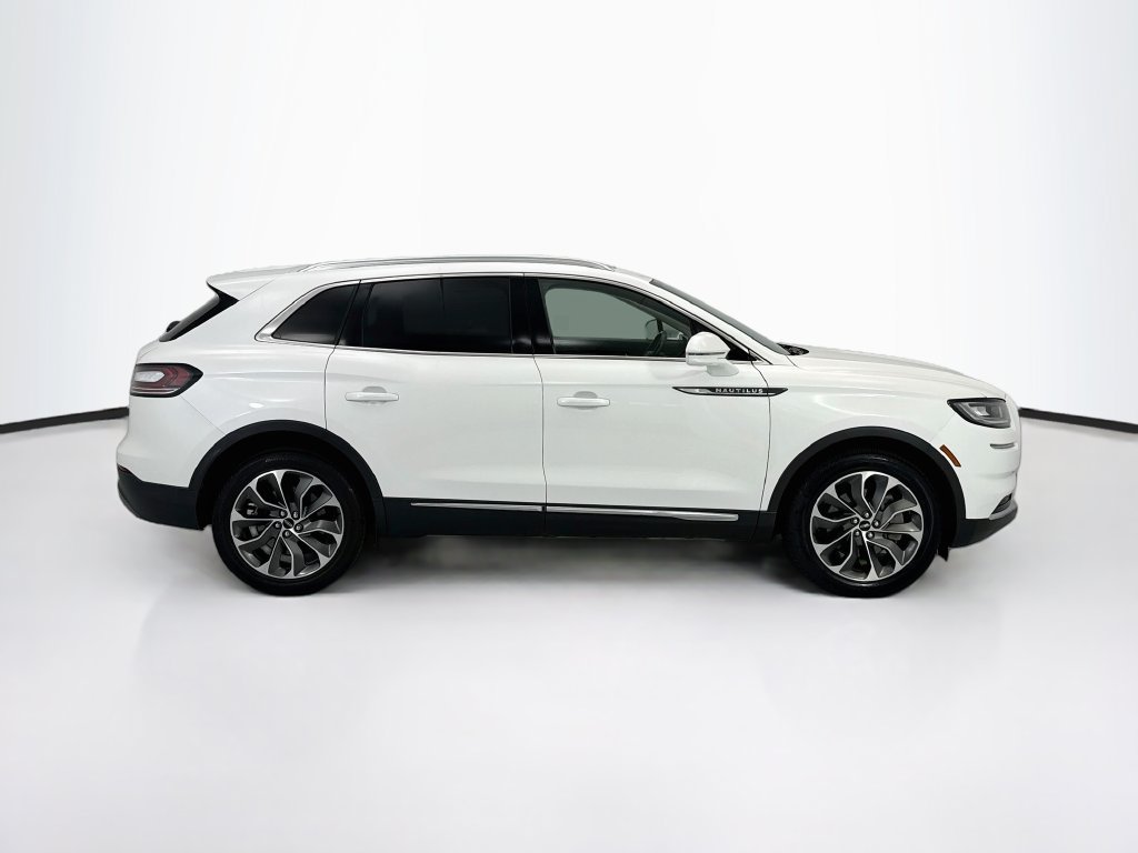 Used 2023 Lincoln Nautilus Reserve w/ Luxury Package AWD/4WD image 4