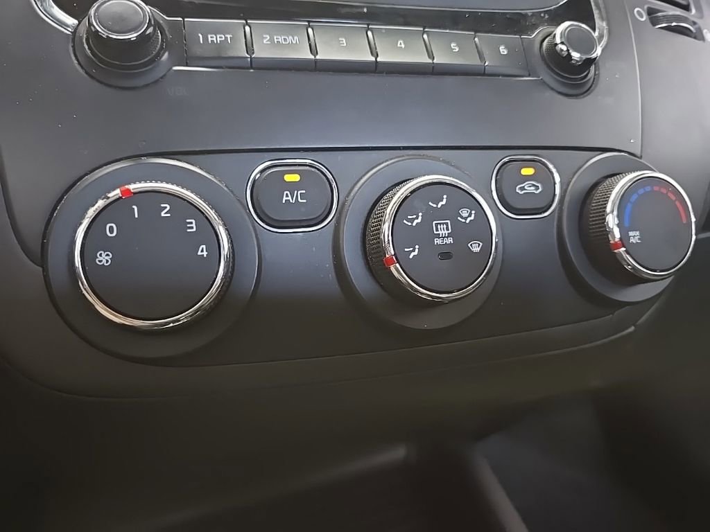 Used 2017 Kia Forte LX FWD image 23