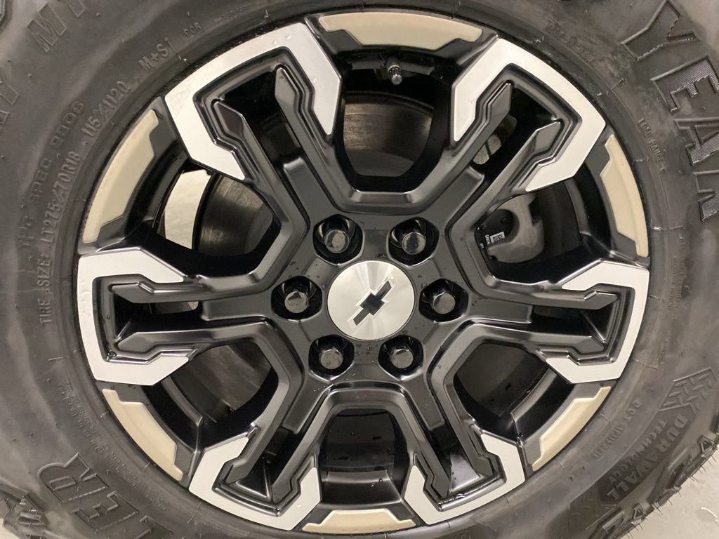 New 2025 Chevrolet Silverado 1500 ZR2 w/ Technology Package AWD/4WD image 26