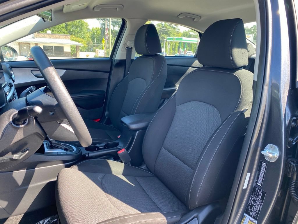 Used 2022 Kia Forte LXS FWD image 9