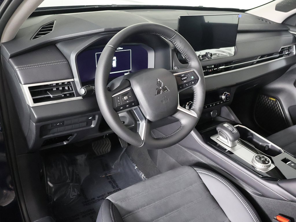 New 2025 Mitsubishi Outlander SE image 30