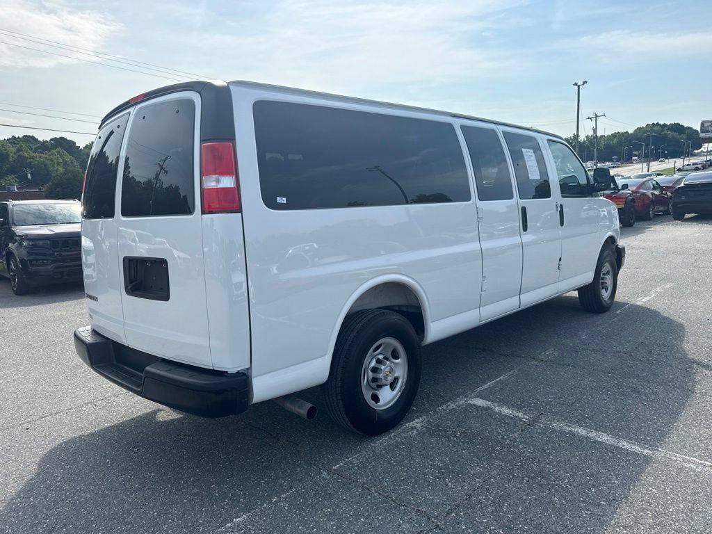 Used 2025 Chevrolet Express 3500 LS RWD image 3