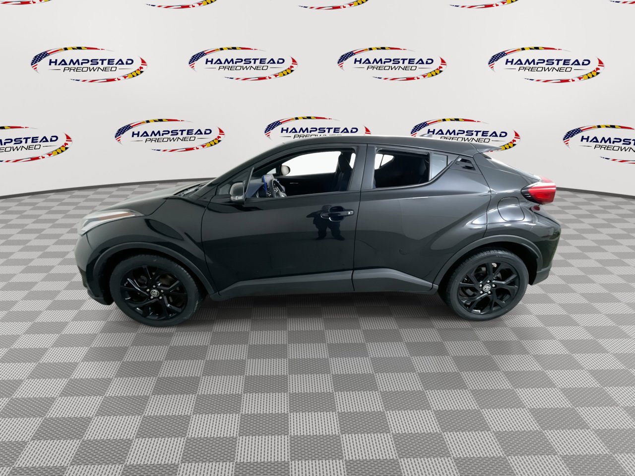 Used 2021 Toyota C-HR XLE image 5